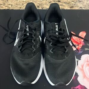 Women’s Nike sneakers